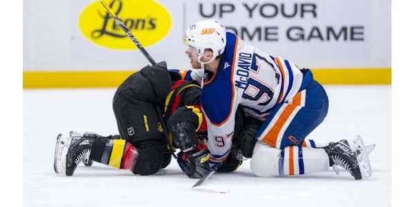Connor McDavid pelikiellossa toisen kerran urallaan